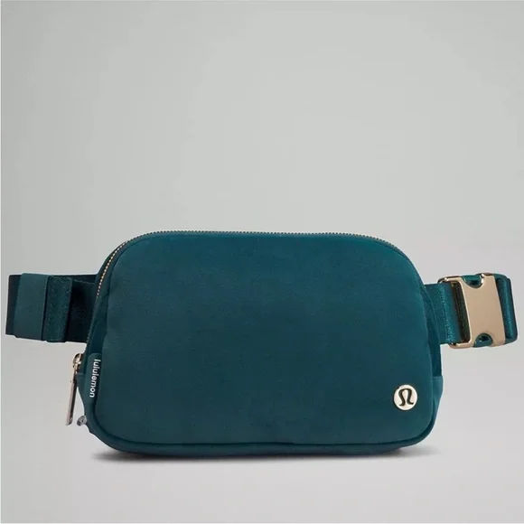 NWT Lululemon Velour Everywhere Belt Bag - Picture 1 of 10